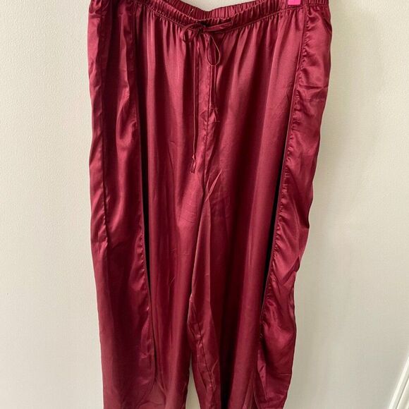 BB Dakota Women's Satin 2-Piece Lounge Set | Large - Picture 8 of 13